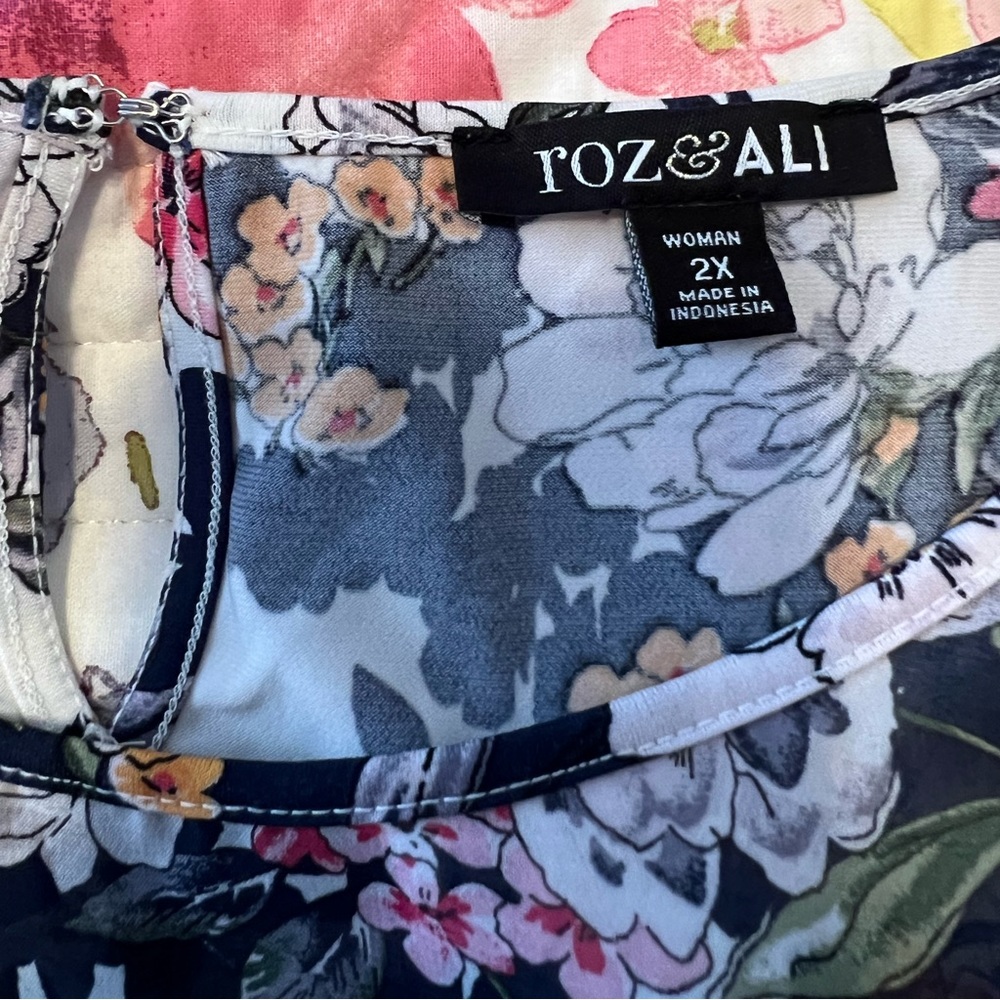 Floral Roz & Ali blouse - Picture 6 of 7